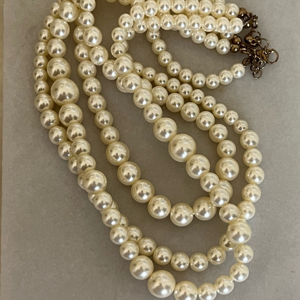 Multi Stranded Faux Pearl Necklace - Picture 7 of 7